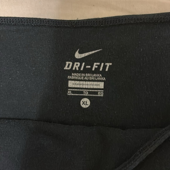 Nike gym shorts - Picture 2 of 3
